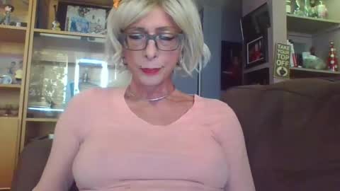 Snapshot of girlinrock chatting on September 12, 1:07 am Girlinrock online show from September 12, 1:07 am