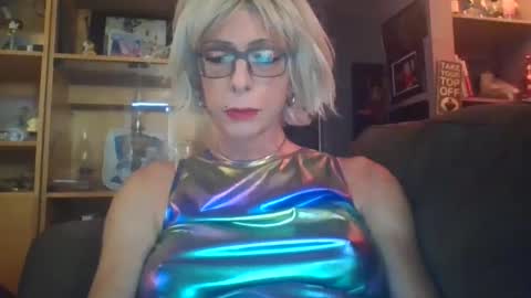 Snapshot of girlinrock chatting on September 19, 1:10 am Girlinrock online show from September 19, 1:10 am