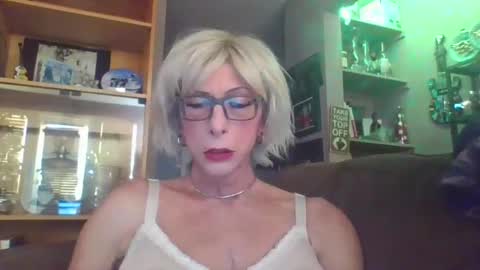 Girlinrock online show from October 21, 12:49 am