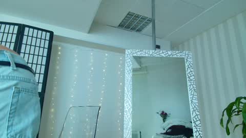 Hanna online show from February 19, 1:28 pm