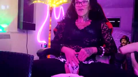 girls227445638252 online show from January 27, 5:26 pm