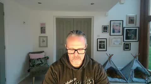 girlsandbikes online show from December 22, 3:52 pm