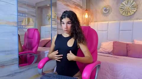Snapshot of girlsweetgb chatting on September 25, 6:26 pm girlsweetgb online show from September 25, 6:26 pm