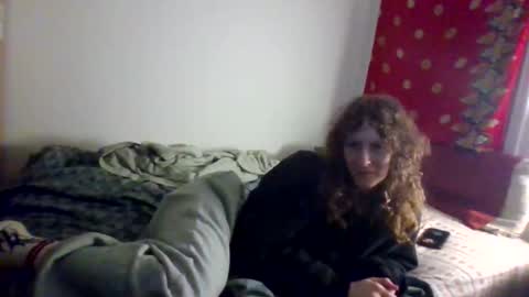 girlw0rm online show from March 21, 8:09 am
