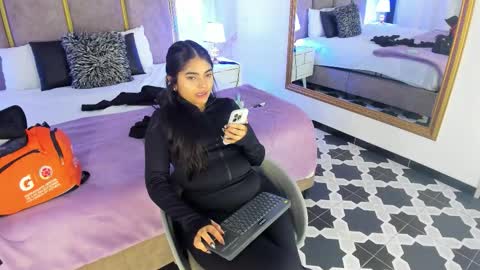 Snapshot of giselamaru chatting on October 17, 11:03 am online show from October 17, 11:03 am