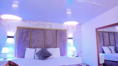     online show from November 16, 12:18 pm