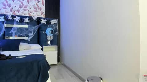     online show from October 28, 10:16 am