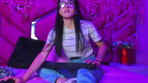 Snapshot of gisell_squirt chatting on October 14, 12:41 pm gisell_squirt online show from October 14, 12:41 pm