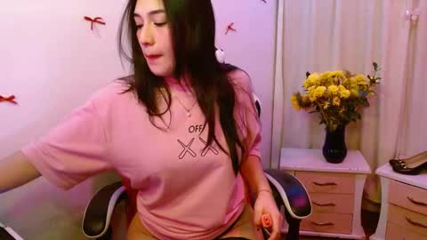 Snapshot of giselle_greey chatting on October 6, 8:54 am giselle_greey online show from October 6, 8:54 am