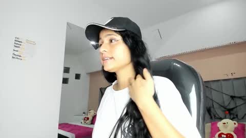 GISELLE ROLDAN online show from October 16, 4:23 am