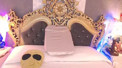 GiselleNoah online show from January 13, 7:10 pm