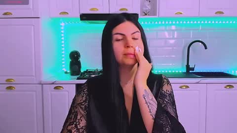 Giulia online show from April 15, 4:05 am