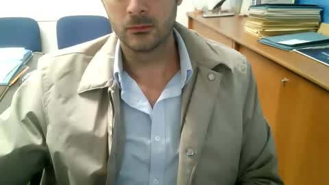 Snapshot of giuseppevai1 chatting on October 15, 6:09 pm giuseppevai1 online show from October 15, 6:09 pm