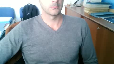 Snapshot of giuseppevai1 chatting on October 10, 10:32 am giuseppevai1 online show from October 10, 10:32 am