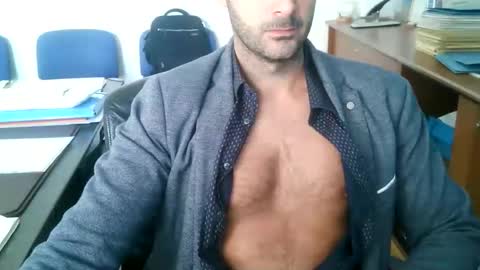 Snapshot of giuseppevai1 chatting on October 4, 10:46 am giuseppevai1 online show from October 4, 10:46 am