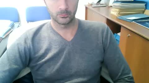 Snapshot of giuseppevai1 chatting on October 18, 12:53 pm giuseppevai1 online show from October 18, 12:53 pm