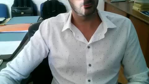 Snapshot of giuseppevai1 chatting on September 15, 1:45 pm giuseppevai1 online show from September 15, 1:45 pm
