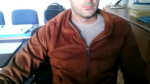 Snapshot of giuseppevai1 chatting on October 6, 8:32 am giuseppevai1 online show from October 6, 8:32 am