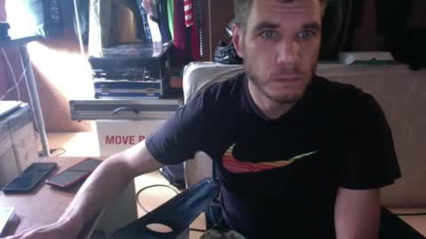 Snapshot of gizmomaster chatting on September 27, 10:24 am dutch rave guy c2c dutch online show from September 27, 10:24 am