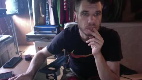 Snapshot of gizmomaster chatting on September 26, 10:23 am dutch rave guy c2c dutch online show from September 26, 10:23 am