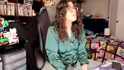 glaceon9 online show from March 31, 7:42 am