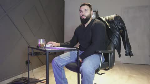 Matthew .. for short call me Matt online show from November 7, 4:15 am