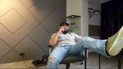 Snapshot of glennmasters chatting on January 27, 2:20 am Matthew .. for short call me Matt online show from January 27, 2:20 am