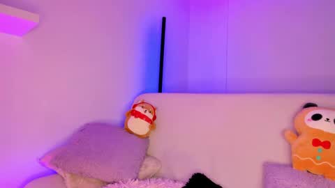 Snapshot of gloomydoll chatting on December 14, 8:08 pm Mimi online show from December 14, 8:08 pm