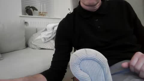 Gnusmas4you online show from December 17, 7:42 pm