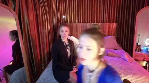   330 UTC2 girls   online show from November 9, 3:10 am