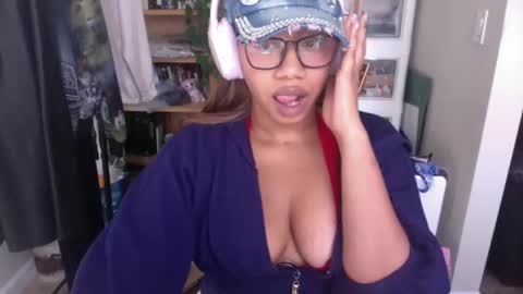 Goddess Daisy Sky online show from October 6, 7:10 pm