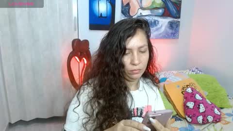 Snapshot of goddessnahi chatting on October 15, 6:05 am Naih Reyes online show from October 15, 6:05 am