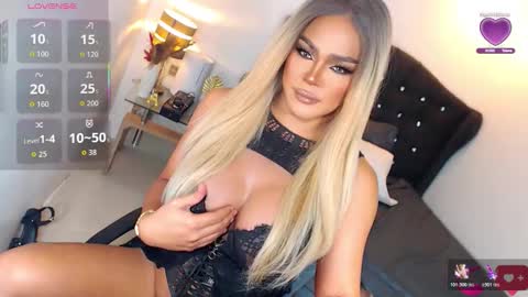 Snapshot of goddesss_hera chatting on October 19, 10:14 pm Miss Anna online show from October 19, 10:14 pm