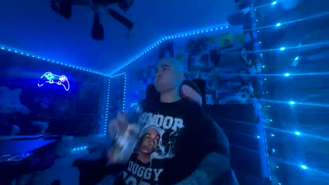 God D online show from April 3, 5:47 am