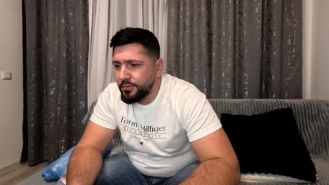 gold_alpha_boy online show from November 19, 6:28 pm