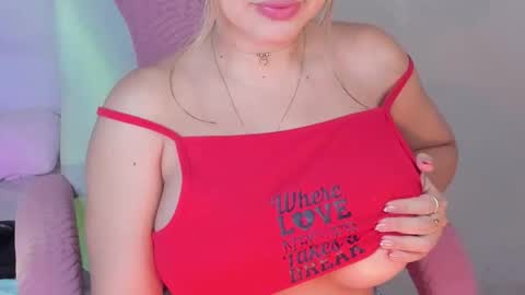 golden_issy online show from May 13, 3:49 am