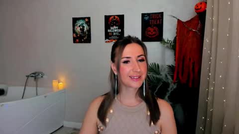 Snapshot of goldenlighte chatting on October 16, 4:34 am Olivia online show from October 16, 4:34 am