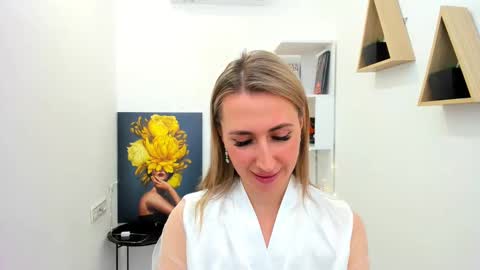 Snapshot of goldenlighte chatting on February 17, 3:55 pm Olivia online show from February 17, 3:55 pm