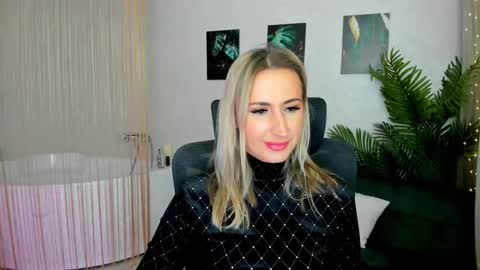 Snapshot of goldenlighte chatting on September 10, 6:53 pm Olivia online show from September 10, 6:53 pm