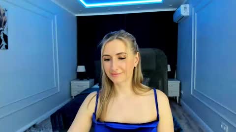 Snapshot of goldenlighte chatting on February 12, 4:44 pm Olivia online show from February 12, 4:44 pm