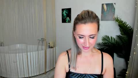 Snapshot of goldenlighte chatting on September 20, 7:39 pm Olivia online show from September 20, 7:39 pm