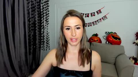 Snapshot of goldenlighte chatting on October 19, 7:51 pm Olivia online show from October 19, 7:51 pm