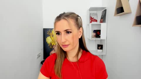 Snapshot of goldenlighte chatting on February 13, 12:32 pm Olivia online show from February 13, 12:32 pm
