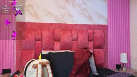 goldilockss15 online show from April 6, 11:00 am