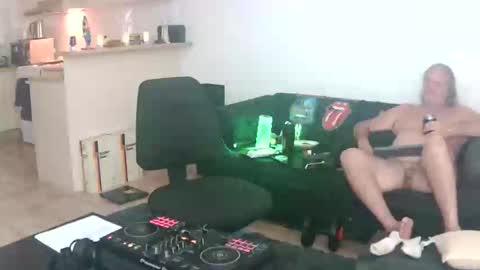 goldyguy011 online show from May 26, 2:50 am