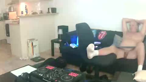 goldyguy011 online show from May 25, 2:39 am