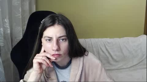 Elizabeth Effie online show from February 22, 5:48 pm