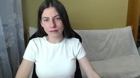 Elizabeth Effie online show from June 3, 5:18 pm