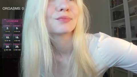 Snapshot of goodg_oddamn chatting on September 24, 4:08 am SOPHIE online show from September 24, 4:08 am