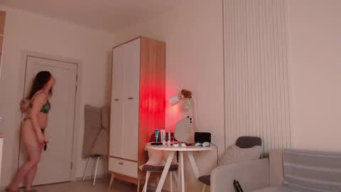 Yulia 24  online show from April 15, 5:49 pm